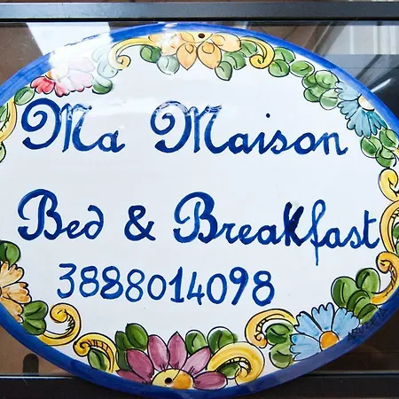 לינה וארוחת בוקר Ma Maison קאסרטה
